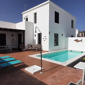 Splendid Casa Papagayo, Heated Pool, Roofterrace With Views And Wifi Playa Blanca (Lanzarote)
