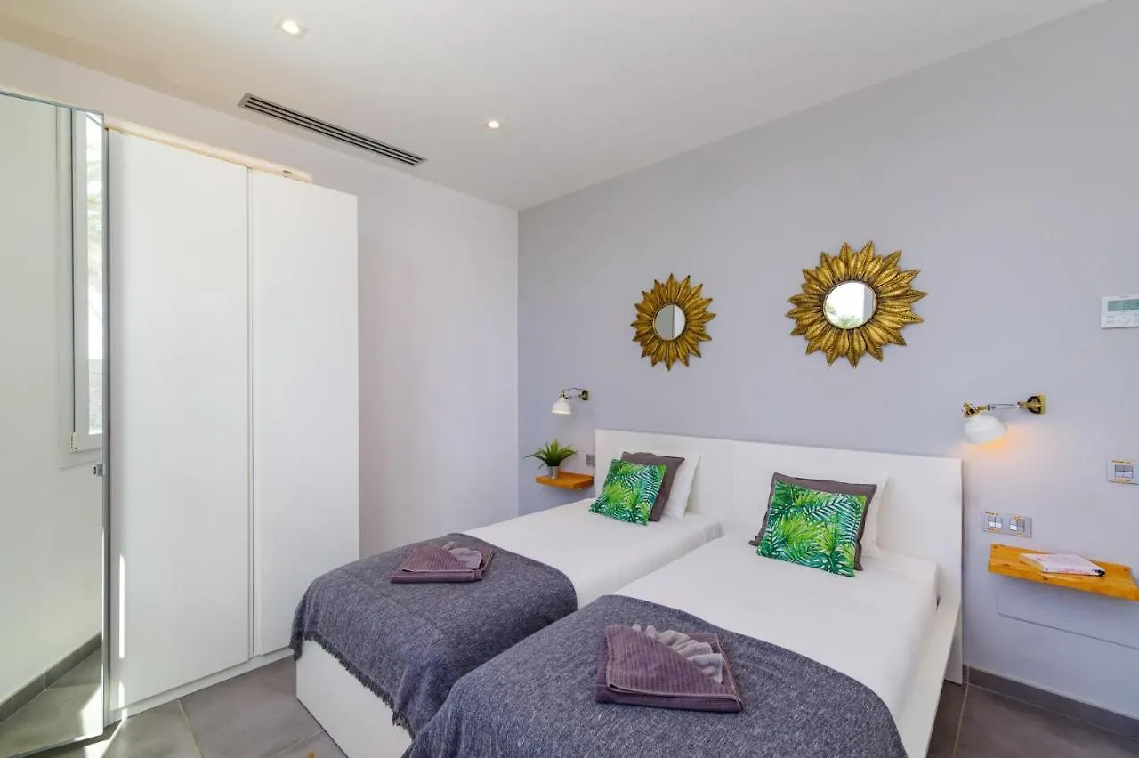Villa Wave 1 By Villa Plus Playa Blanca  0*, Playa Blanca (Lanzarote) Spain